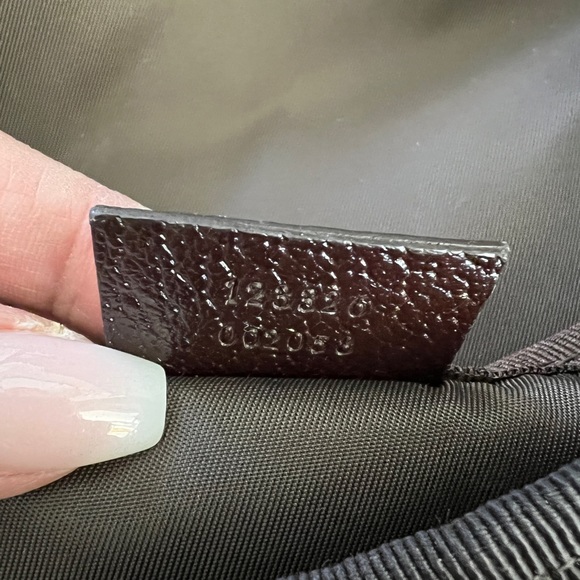 Authentic Gucci GG Diaper Crossbody Messenger Bag - Picture 10 of 16